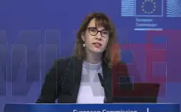 Анита Хипер Русија може уште денеска да ја запре војната во Украина, доколку ги повлече своите трупи и воена опрема од украинската територија, изјави денеска портпаролката на Европската комисија за надво
